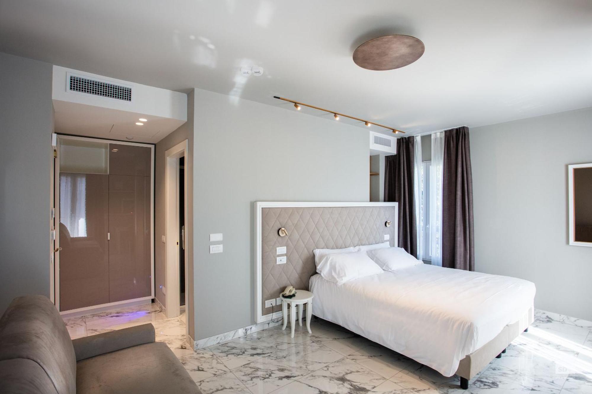 Hotel Villa Elena Варацце Екстер'єр фото
