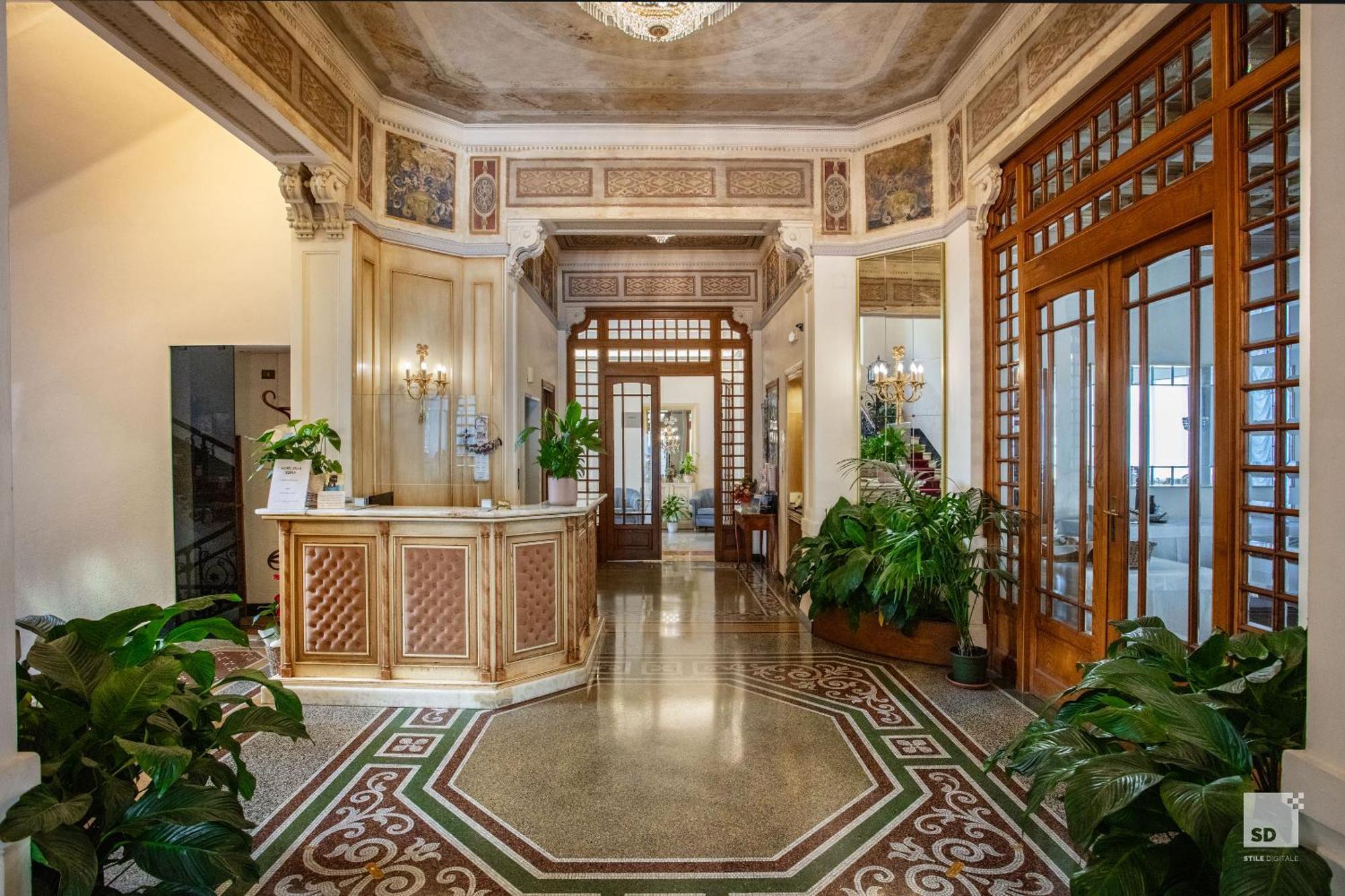 Hotel Villa Elena Варацце Екстер'єр фото