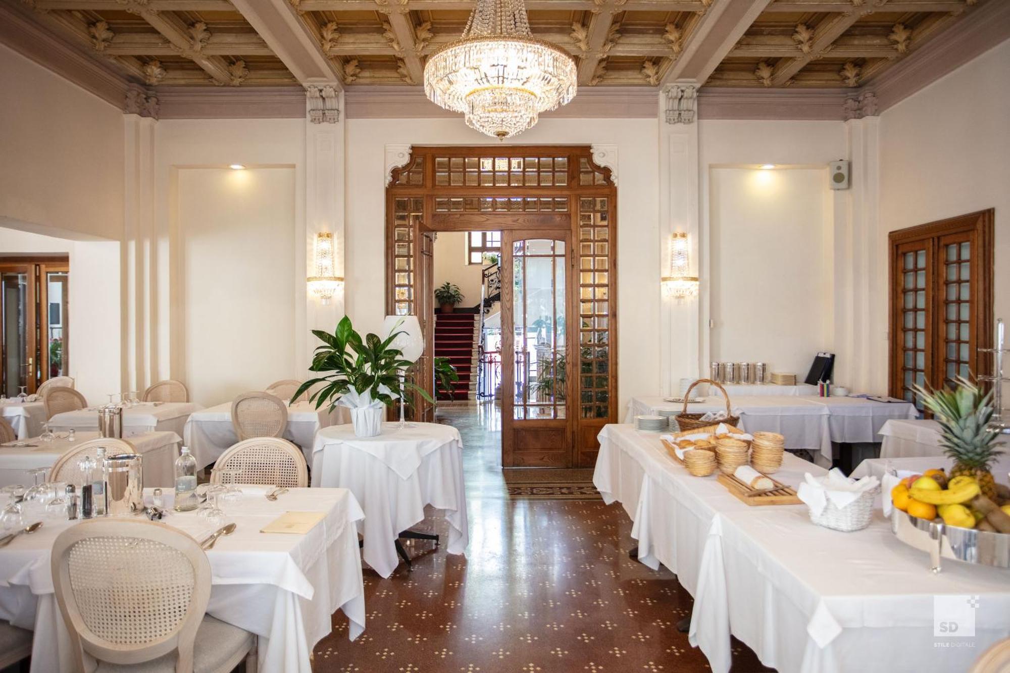 Hotel Villa Elena Варацце Екстер'єр фото