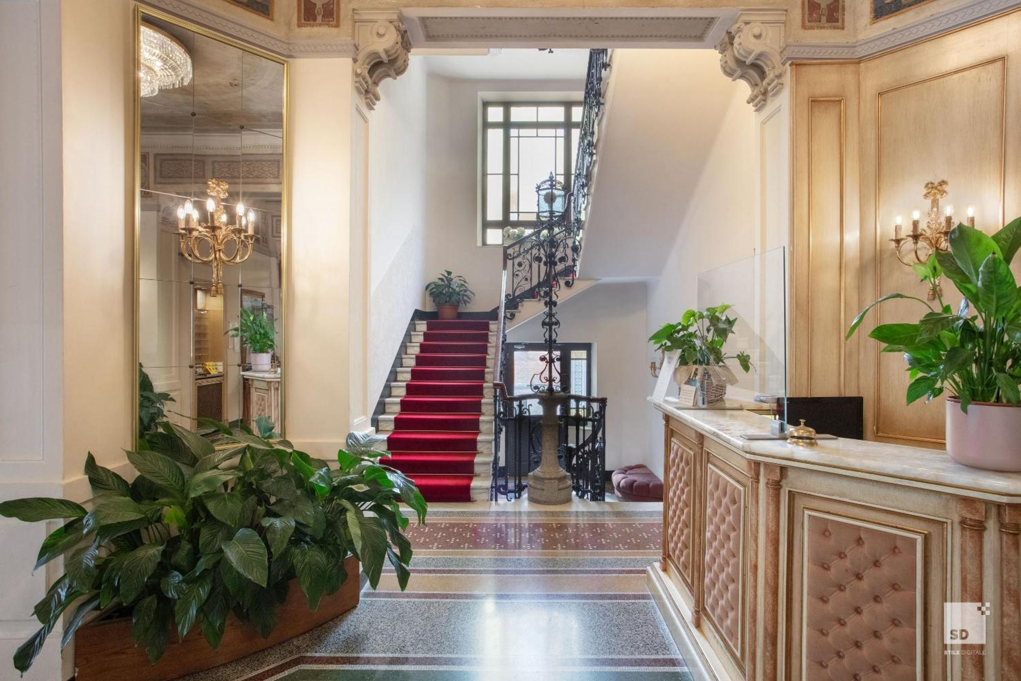 Hotel Villa Elena Варацце Екстер'єр фото
