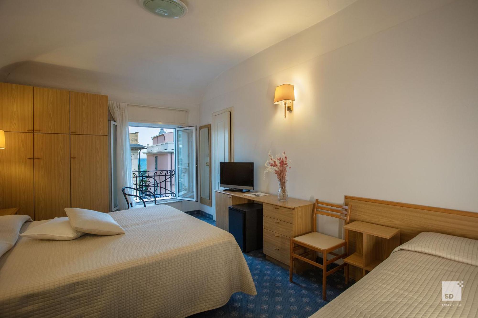 Hotel Villa Elena Варацце Екстер'єр фото