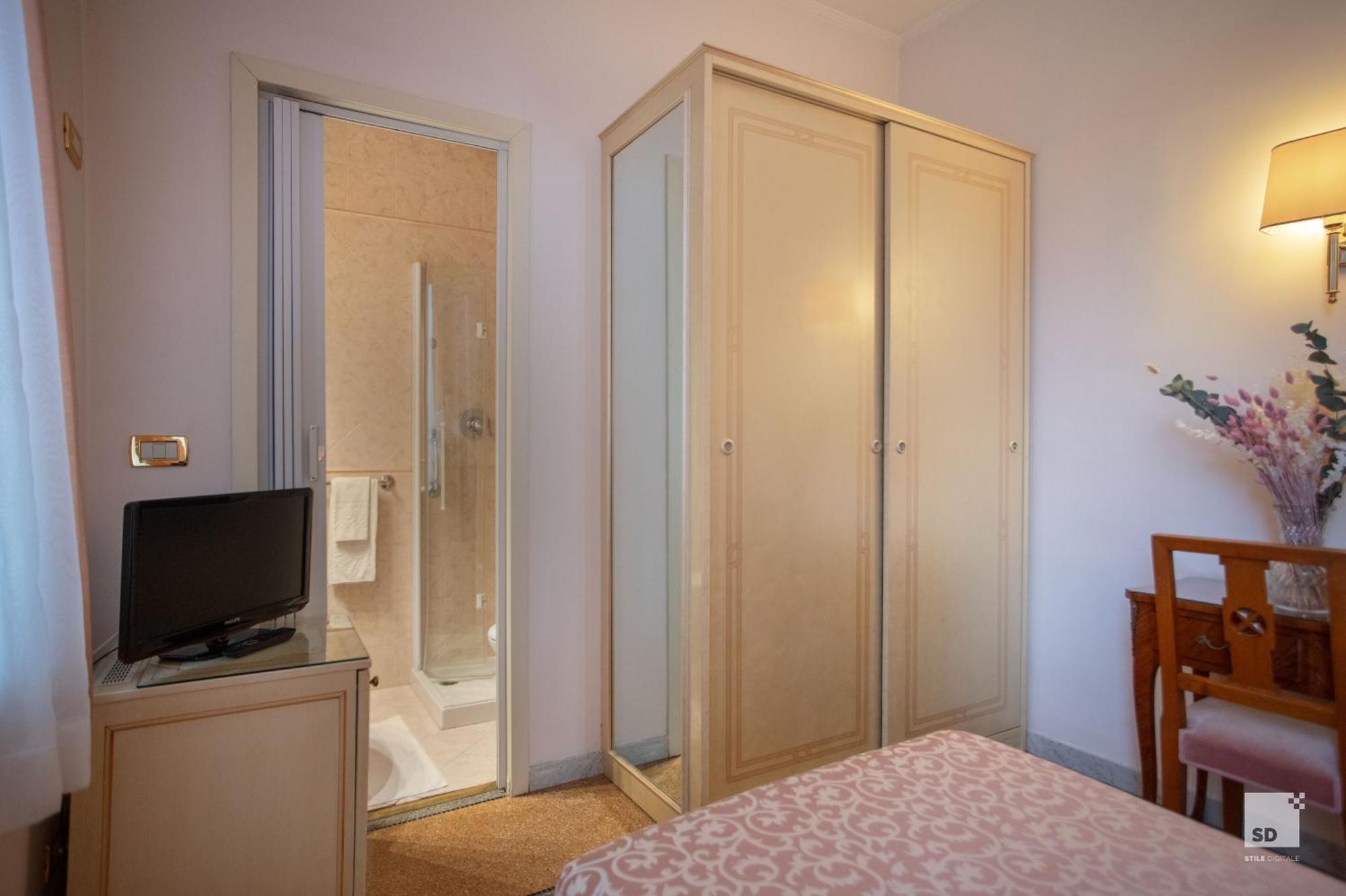 Hotel Villa Elena Варацце Екстер'єр фото