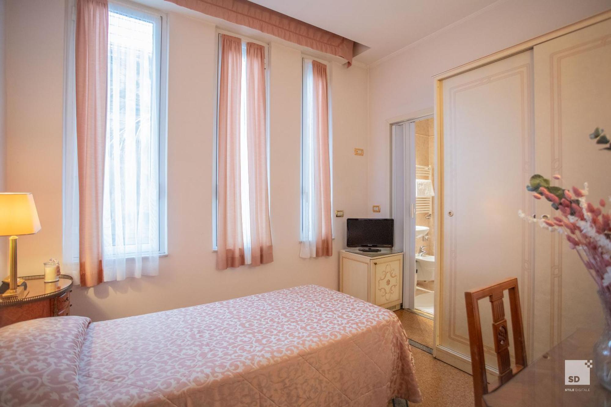 Hotel Villa Elena Варацце Екстер'єр фото